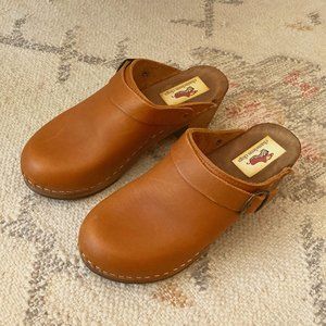 Honey brown Lana clogs with ankle strap